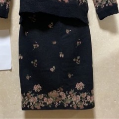ニット レディース セットアップ　上下　セーター  スカート 花柄　の画像
