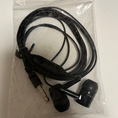 新品未使用　イヤホン 有線 カナル型  マイク付き イヤホンジャックの画像