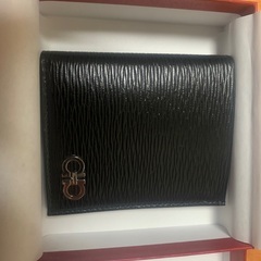 新品未使用 Salvatore Ferragamo　折り財布