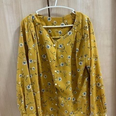 無料)女性ブラウス(S~Mサイズ)相談中の画像