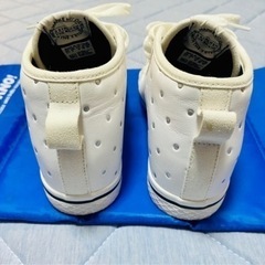 adidas ハイカットスニーカー　23.5センチ（インヒール有）の画像