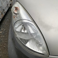 神奈川県藤沢市。黄ばんで燻んだヘッドライトの透明化(新品の様な)で新車並みの様なヘッドライトに出来ます。 - 助け合い