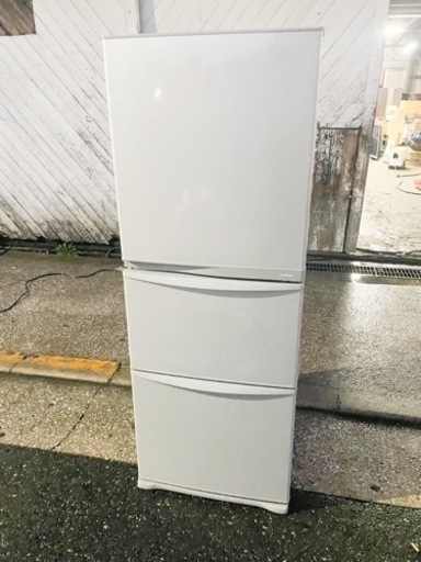 大容量　2012年製TOSHIBA 3ドア冷蔵庫 GR-34ZY (SS)