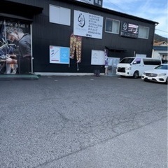 車の洗車の画像