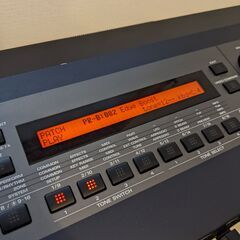 ROLAND　８８鍵ピアノタッチ　シンセサイザー　XV-88の画像