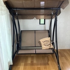 新品未使用スイングベンチ　屋根付き屋外用ブランコjtse