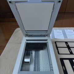 【無料化!!期間限定】透過原稿ユニット付きスキャナー EPSON ES-2000＋フィルムホルダー５種の画像
