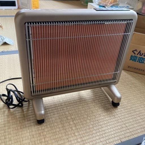 遠赤外線パネルヒーター　美品
