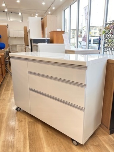 【トレファク高槻店】取りに来れる方限定！【Pamouna】3段引き出し付きキッチンカウンターです！！