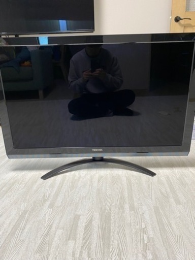 東芝　REGZA テレビ　37型