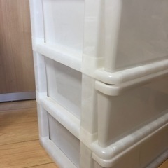 【取り引き㊥】～無料～プラ製・3段引き出しケースの画像