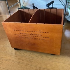 タイヤ付きオシャレ小物入れ