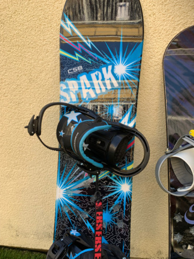 お譲りの方決まりました。キッズスノーボード板　２枚セット