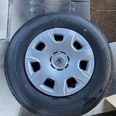 ハイエース　純正タイヤ ハイエース純正タイヤ新品