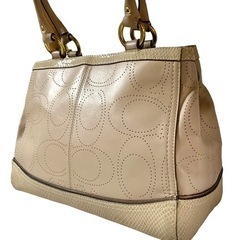 美品 COACH コーチ パンチング シグネチャー レザートートバッグの画像