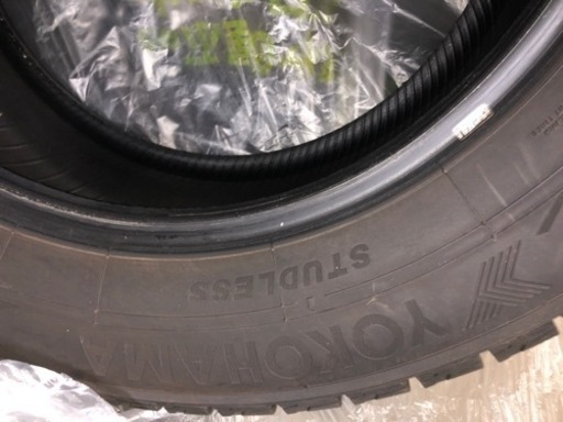 スタッドレスタイヤ　255/60R18 112Q タイヤのみ4本セット