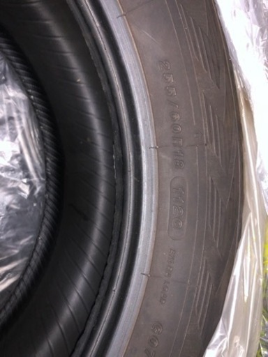 スタッドレスタイヤ　255/60R18 112Q タイヤのみ4本セット