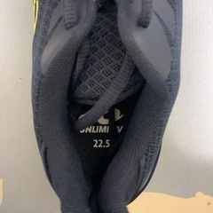 スニーカー　UNLIMITIVの画像