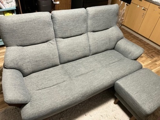 ニトリ2021年購入3人がけソファ&オットマン付き
