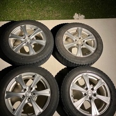 エクストレイル　ホイールタイヤ17インチ　215/60/R17  スタッドレスタイヤ経年劣化有り