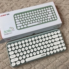 【ほぼ新品】Bluetoothワイヤレスキーボード　タイプライター風