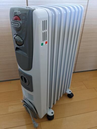 DeLonghi オイル・ラジエターヒーター L字型フラットフィン10枚 ライトグレー HR030812TC  【4~10畳用】
