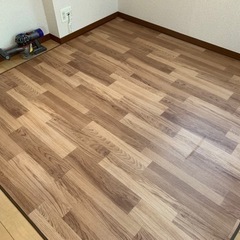 ニトリ　木目調クッションフロアラグ