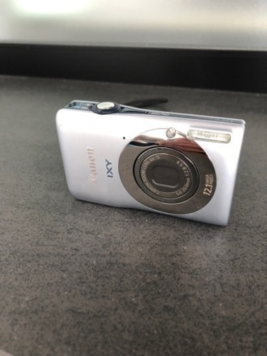 デジタルカメラ　IXY 200F シルバー