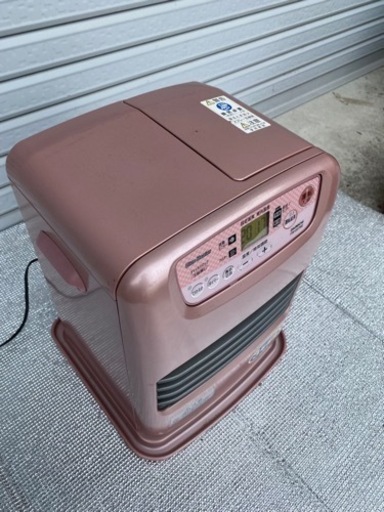 ファンヒーター　お手頃サイズ　人気のピンク　小倉南区　ブルーヒーター