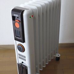 【デロンギ】オイルヒーター （収納カーバー＆取説付き）