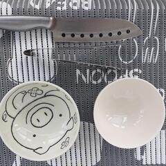 トングと茶碗他の画像