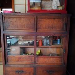 即お買い上げ有り難うございます。貴重な大正時代の茶だんすになります