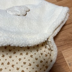 新品 未使用 キッズ アウターの画像