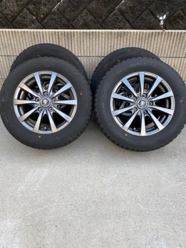 美品　スタッドレスタイヤ　ナット&ホイール付き　195/65R15 グッドイヤー アイスナビ6
