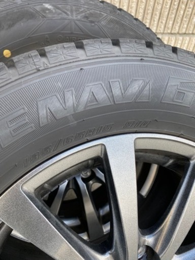 美品　スタッドレスタイヤ　ナット&ホイール付き　195/65R15 グッドイヤー アイスナビ6 