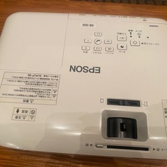 EPSON　プロジェクター EPSON EB-S05