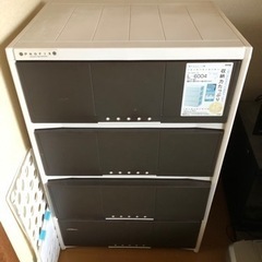 衣類ボックスの画像