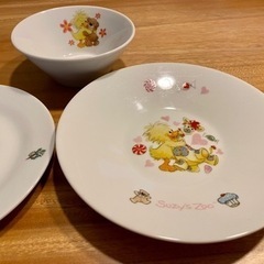 Suzy´s Zoo、ピーターラビットの食器セットの画像