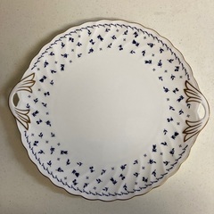 ウエッジウッド（ワイルドストロベリー）大皿2枚＋ノリタケボーンチャイナ大皿1枚の画像