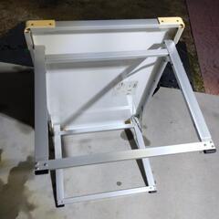 アウトドア　折りたたみアルミテーブルの画像