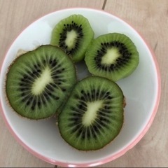 ④【無農薬】今年最後のサイズが大きめのMからＬＬ🤗キウイ🥝　の画像