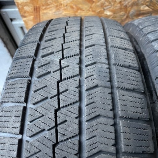 バリ山　BRIDGESTONE ブリヂストン　ブリジストン　VRX2 205/65R16 スタッドレス タイヤ　2017年製　16イン