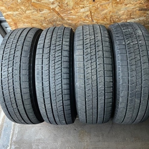 バリ山　BRIDGESTONE ブリヂストン　ブリジストン　VRX2 205/65R16 スタッドレス タイヤ　2017年製　16インチ