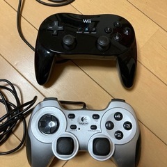 ゲーム用コントローラー２つ