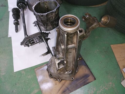 日産　71A5速ミッションパーツ　当時物超貴重品　L20 u20　ハコスカ　フェアレディ等　日産A型5速ミッション　当時物超貴重品　L20 u20　ハコスカ　フェアレディ等