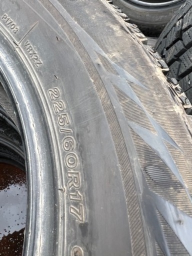 225/60R17 2020年製　VRX2 バリ溝❣️アルファード　ヴェルファイア等に