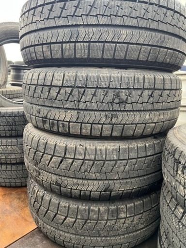 215/60R16 2019年製　VRX❣️ クラウン　カムリ　CX3等に