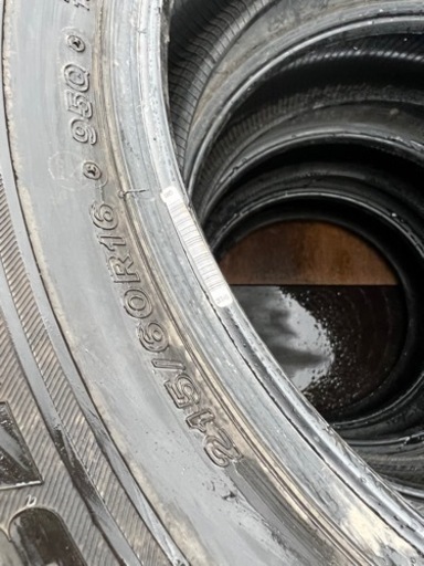 215/60R16 2019年製　VRX❣️ クラウン　カムリ　CX3等に