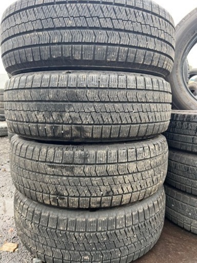 215/60R17 2019年製　VRX2❣️20アルファード　エスティマ　エルグランド等に