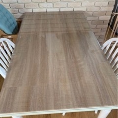 IKEA  ダイニングテーブル　椅子4脚セットの画像